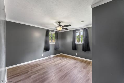 695 S 15th Street Sebring OH 44672
