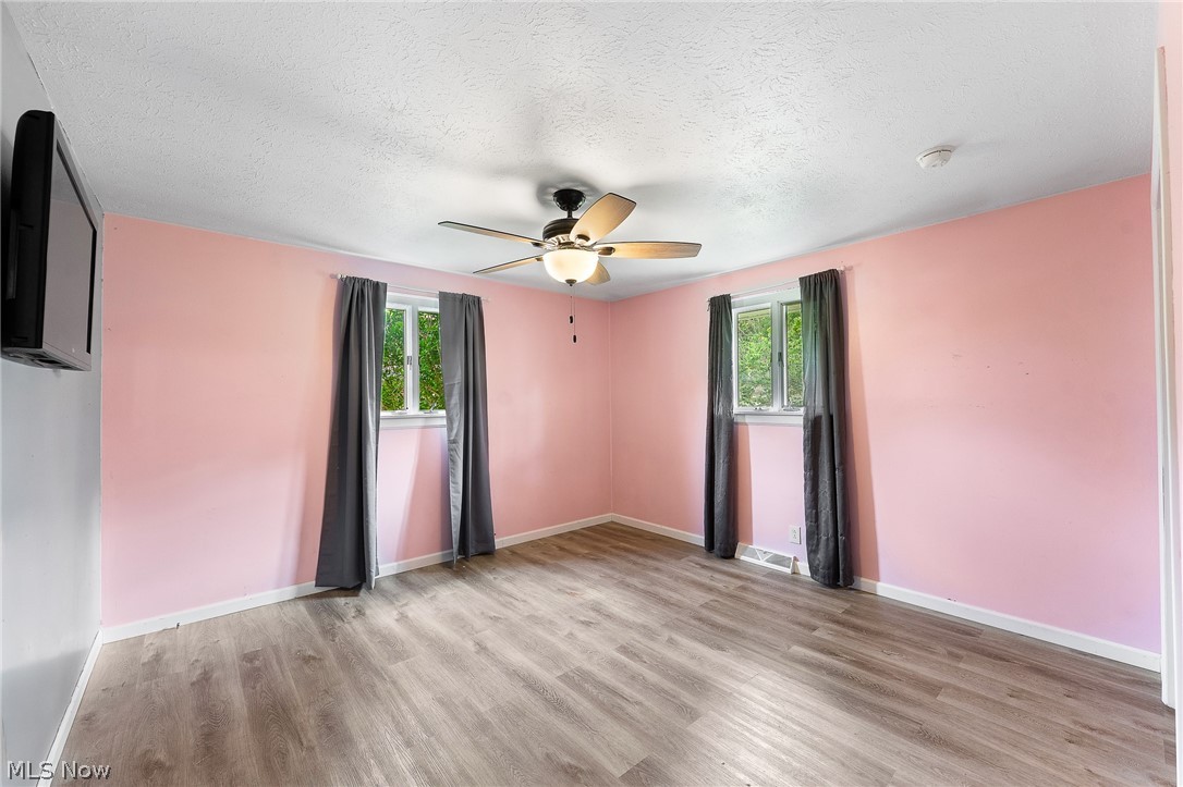695 S 15th Street Sebring OH 44672