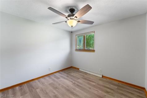 695 S 15th Street Sebring OH 44672