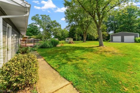 695 S 15th Street Sebring OH 44672
