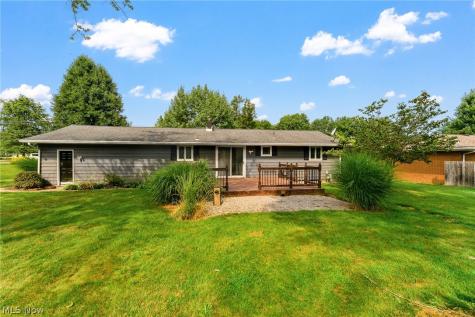 695 S 15th Street Sebring OH 44672
