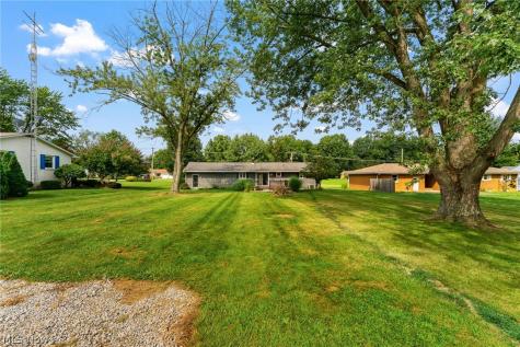 695 S 15th Street Sebring OH 44672