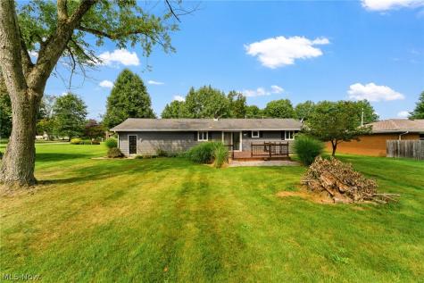 695 S 15th Street Sebring OH 44672