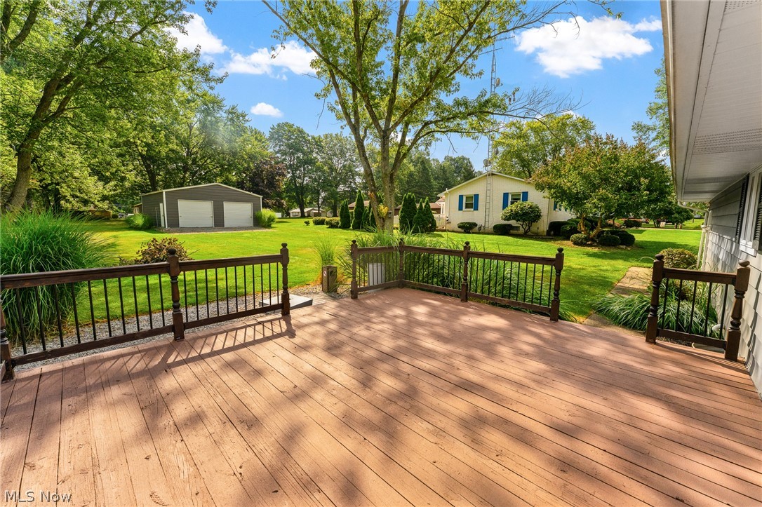 695 S 15th Street Sebring OH 44672