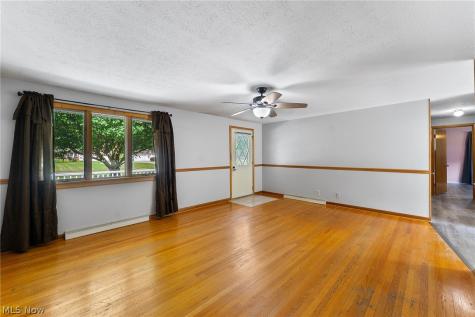 695 S 15th Street Sebring OH 44672