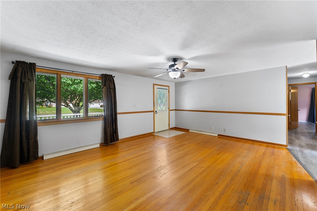 695 S 15th Street Sebring OH 44672