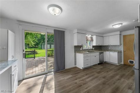 695 S 15th Street Sebring OH 44672