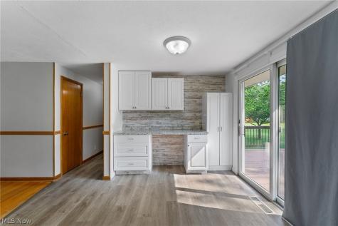 695 S 15th Street Sebring OH 44672
