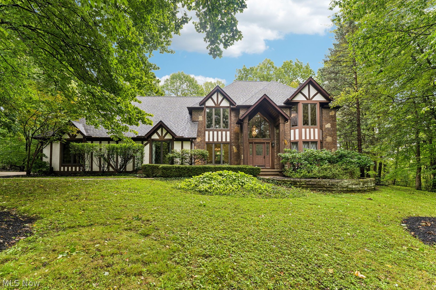 Chardon OH, 10555 Sawmill Drive