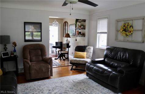 8627 Big Creek Parkway Strongsville OH 44149