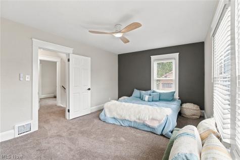 12513 Maplerow Avenue Garfield Heights OH 44105