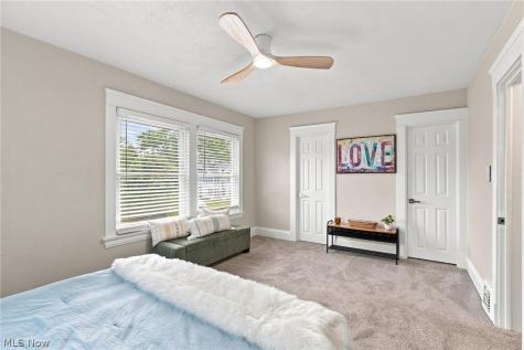 12513 Maplerow Avenue Garfield Heights OH 44105