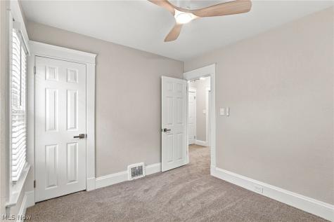 12513 Maplerow Avenue Garfield Heights OH 44105
