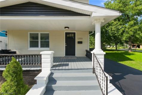 12513 Maplerow Avenue Garfield Heights OH 44105