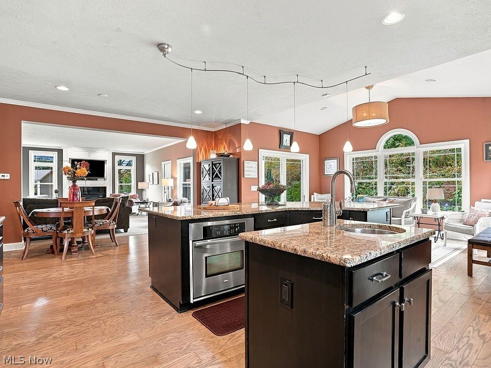 2904 Vicksburg Avenue NW Canton OH 44708