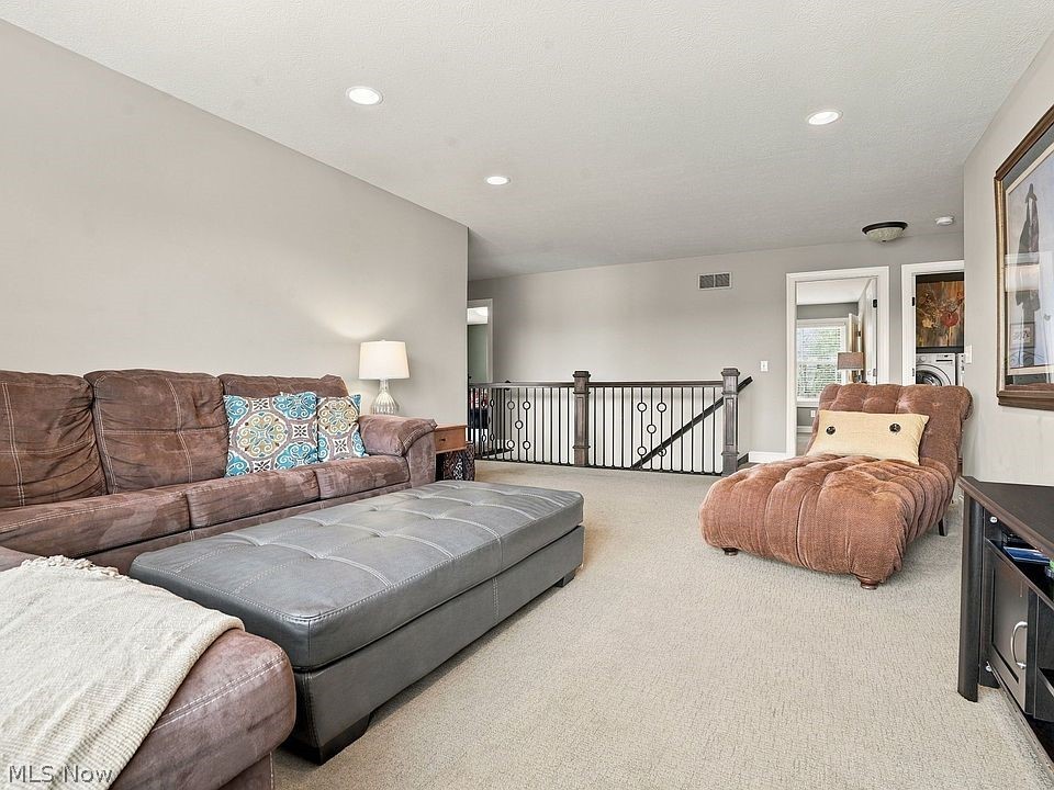 2904 Vicksburg Avenue NW Canton OH 44708