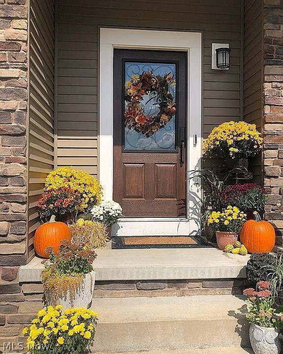 2904 Vicksburg Avenue NW Canton OH 44708