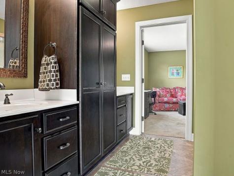 2904 Vicksburg Avenue NW Canton OH 44708