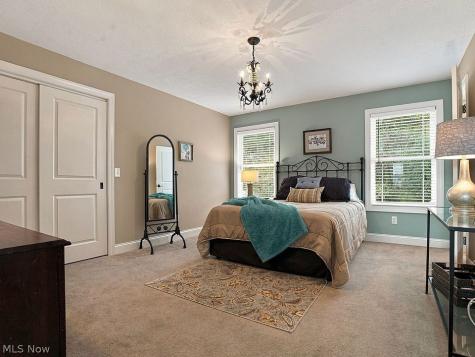 2904 Vicksburg Avenue NW Canton OH 44708