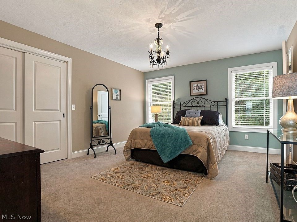 2904 Vicksburg Avenue NW Canton OH 44708