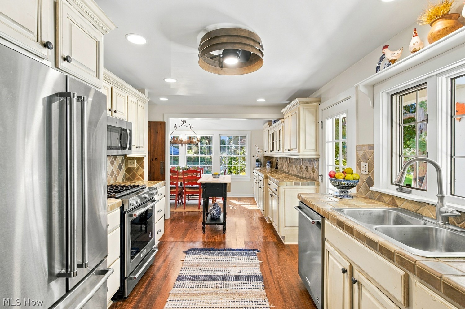 282 Shawnee Trail Aurora OH 44202