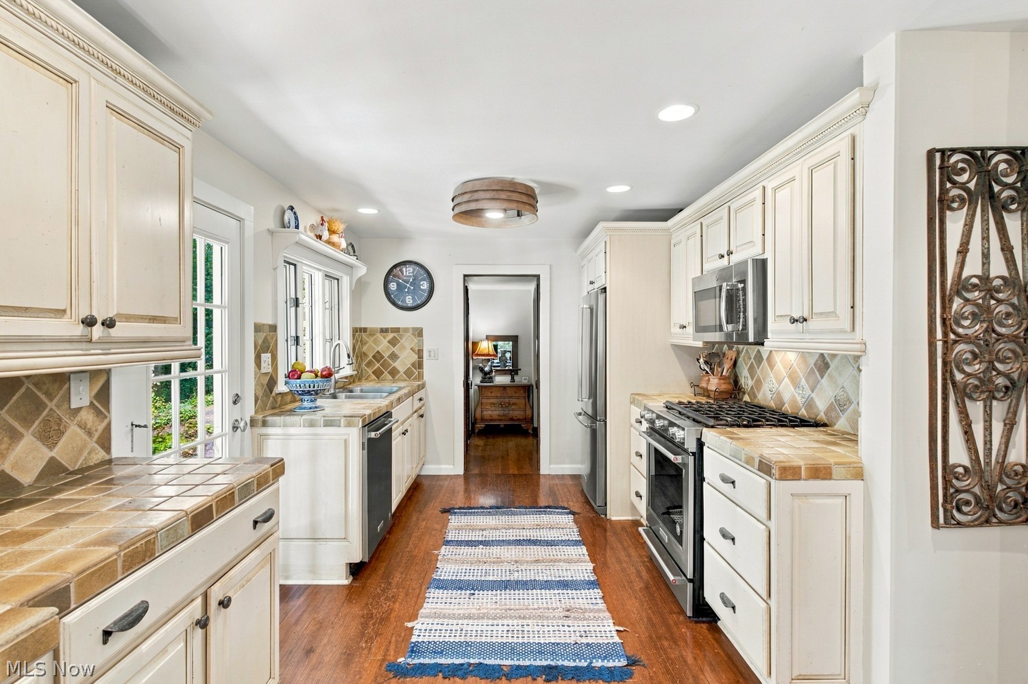 282 Shawnee Trail Aurora OH 44202