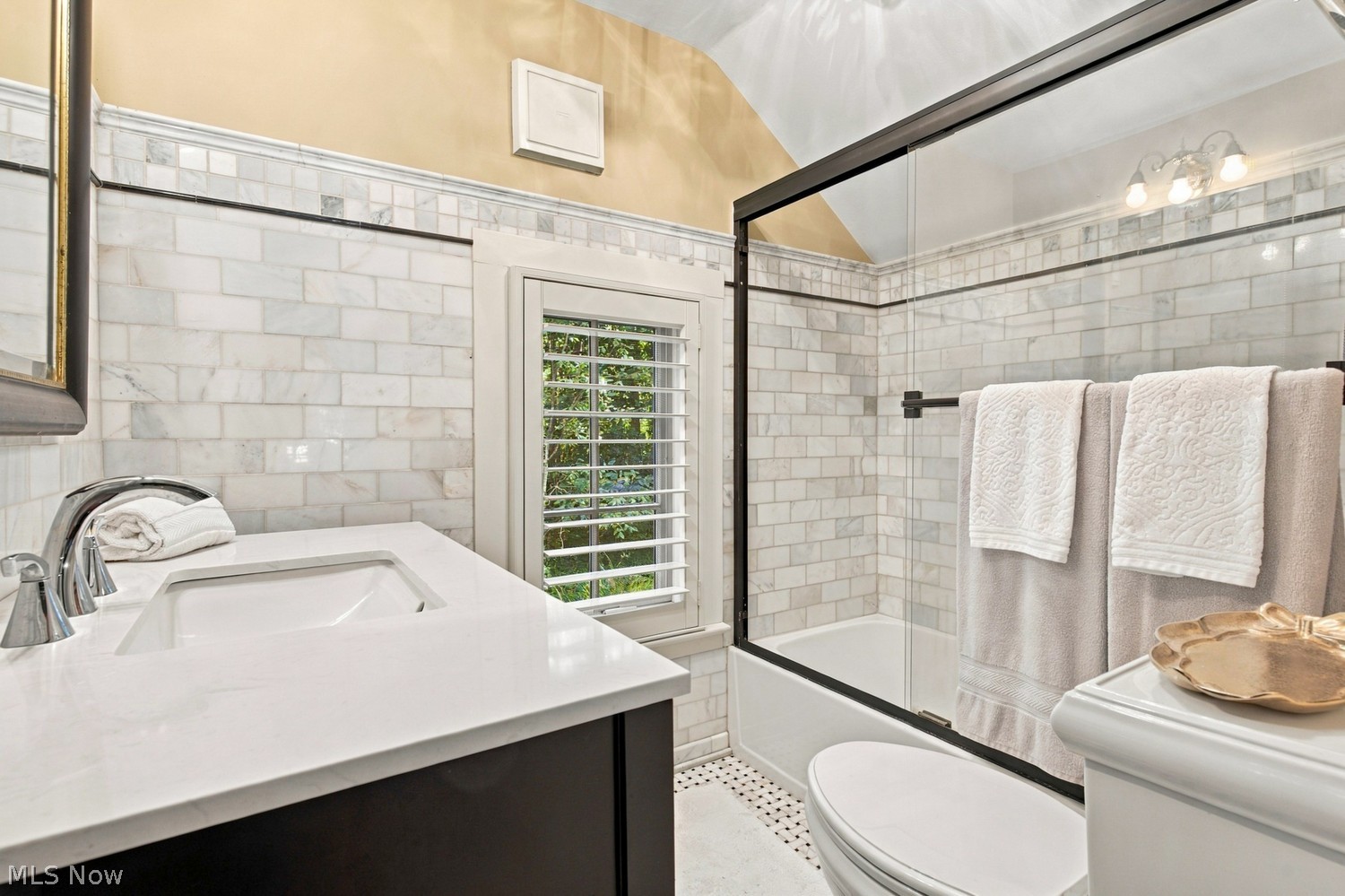 282 Shawnee Trail Aurora OH 44202