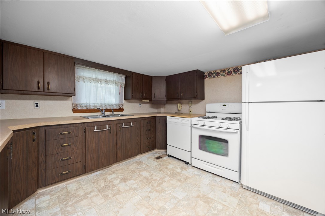 203 Annis Road South Amherst OH 44001