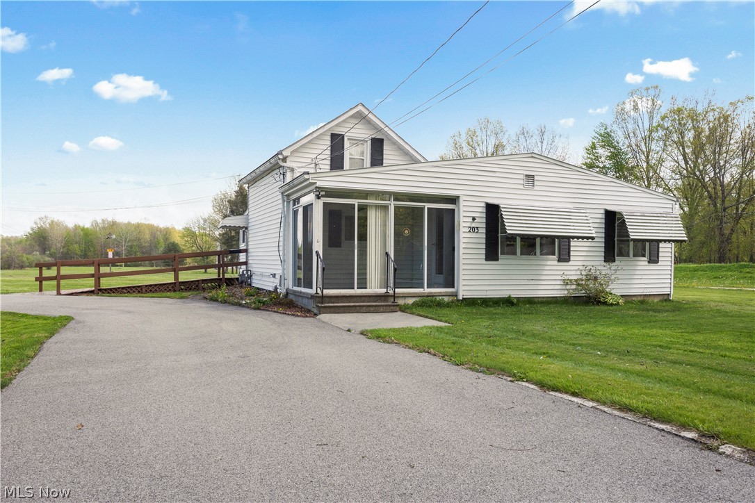 203 Annis Road South Amherst OH 44001