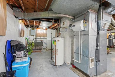 6607 Kenneth Avenue Parma OH 44129
