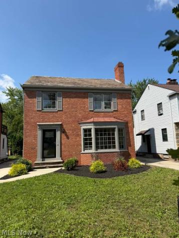 3698 Strandhill Road Shaker Heights OH 44122