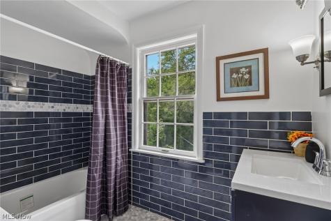 3698 Strandhill Road Shaker Heights OH 44122