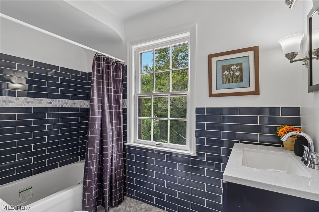 3698 Strandhill Road Shaker Heights OH 44122