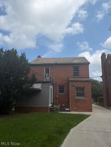 3698 Strandhill Road Shaker Heights OH 44122
