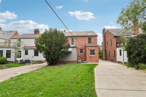 3698 Strandhill Road Shaker Heights OH 44122