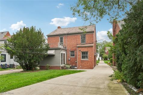 3698 Strandhill Road Shaker Heights OH 44122