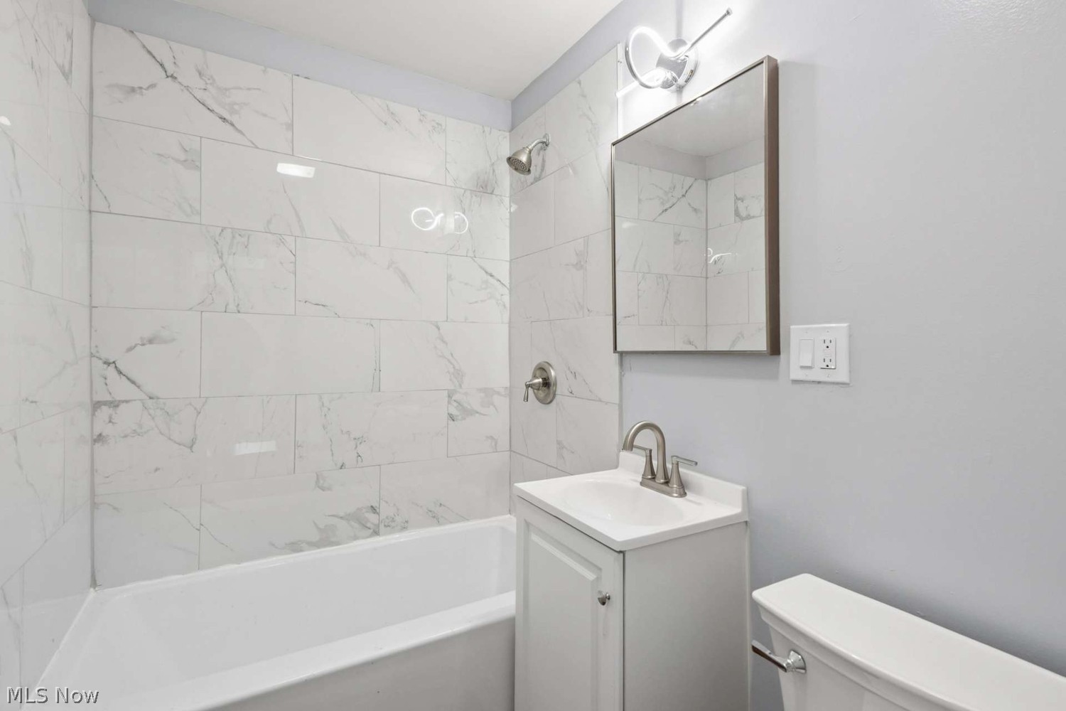 526 Clinton Street Ravenna OH 44266