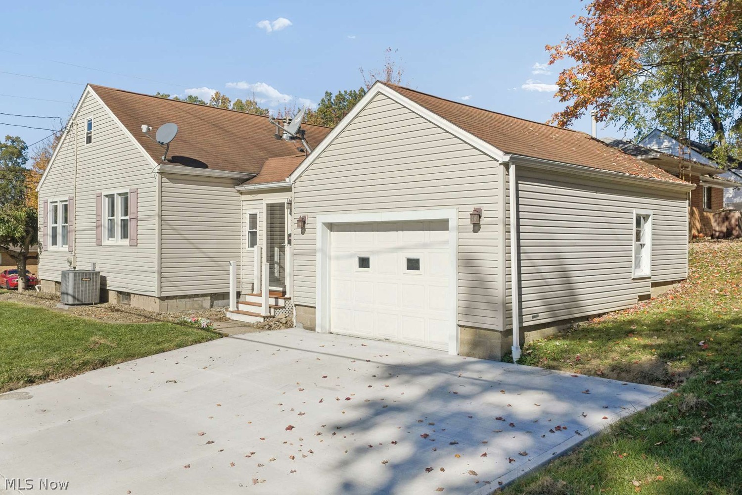 526 Clinton Street Ravenna OH 44266