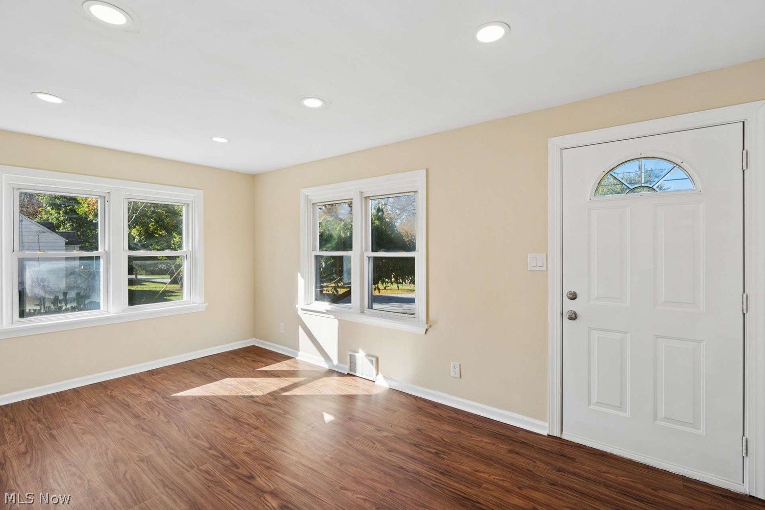 526 Clinton Street Ravenna OH 44266