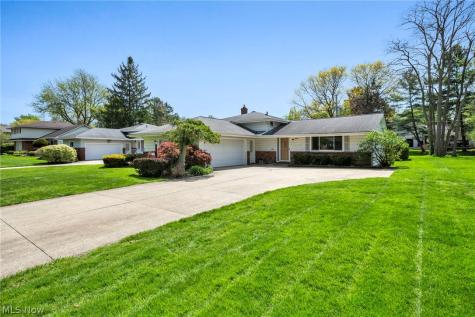 1994 Aldersgate Drive Lyndhurst OH 44124