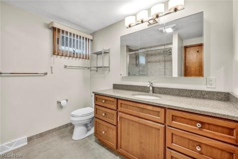 1994 Aldersgate Drive Lyndhurst OH 44124