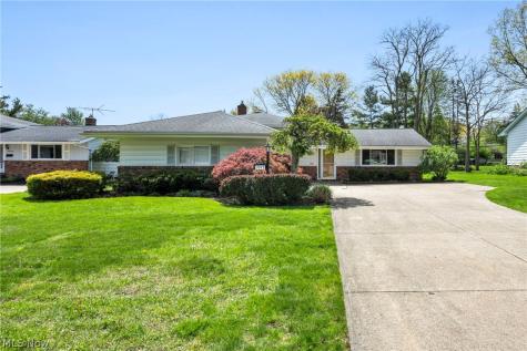 1994 Aldersgate Drive Lyndhurst OH 44124