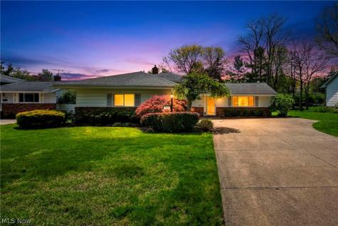 1994 Aldersgate Drive Lyndhurst OH 44124
