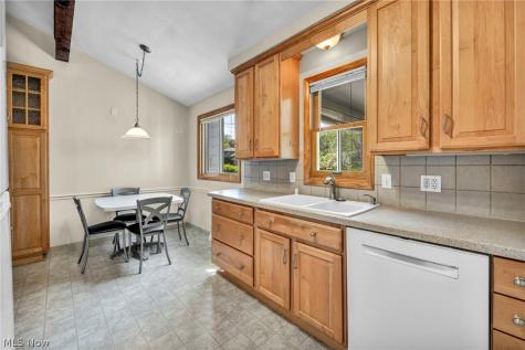 1994 Aldersgate Drive Lyndhurst OH 44124