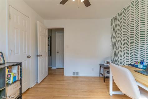 3003 Park Drive Parma OH 44134