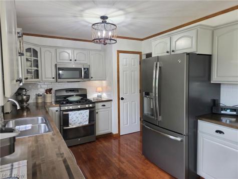 578 Parkside Reserve Street Wellington OH 44090