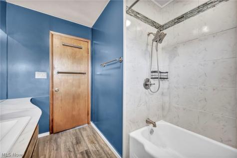 5208 Hayes Avenue Sandusky OH 44870