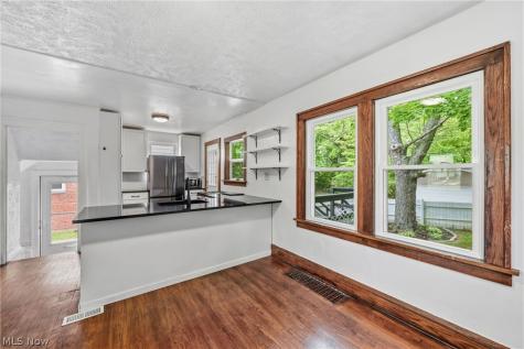 1487 Maplegrove Road South Euclid OH 44121