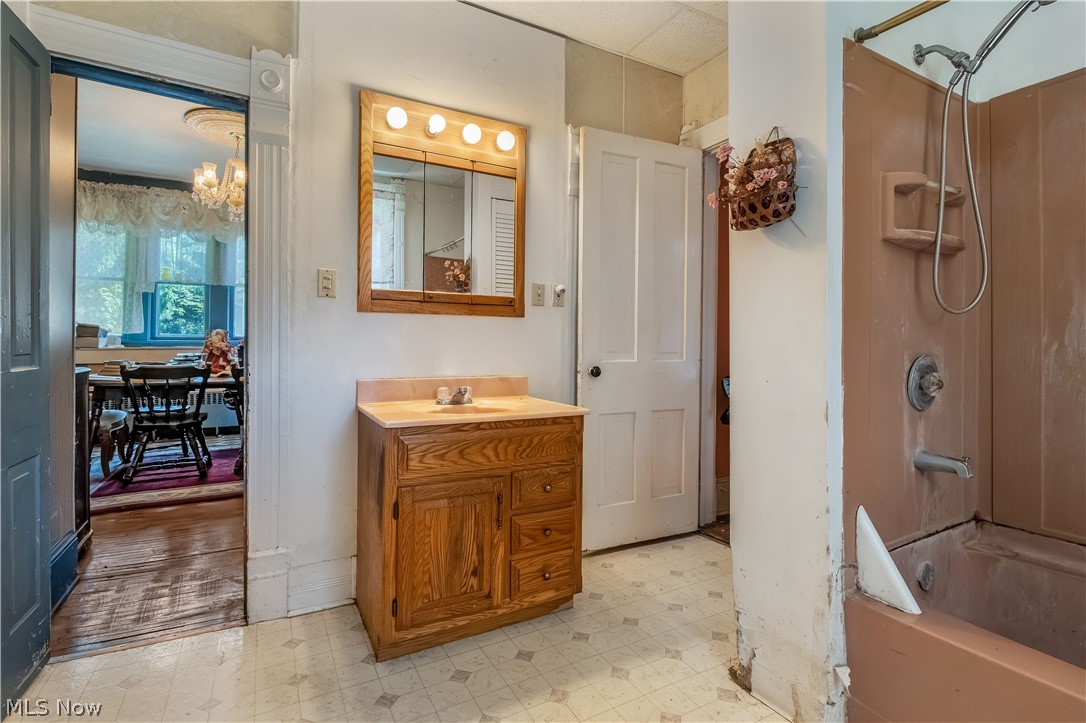 619 W Main Street Geneva OH 44041