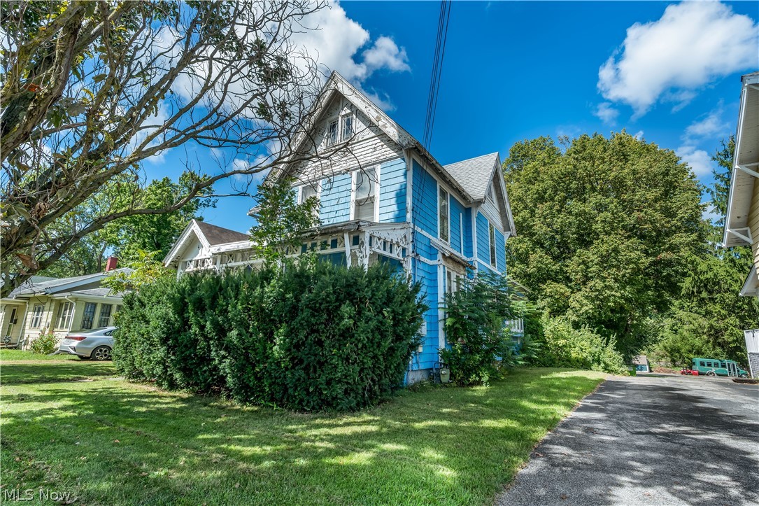 619 W Main Street Geneva OH 44041